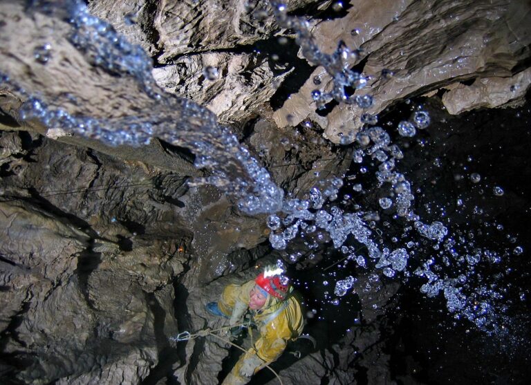 Jeskyně Voronja nepřestává překvapovat. Foto: Yuri Kasyan / Creative Commons / CC-BY-2.0