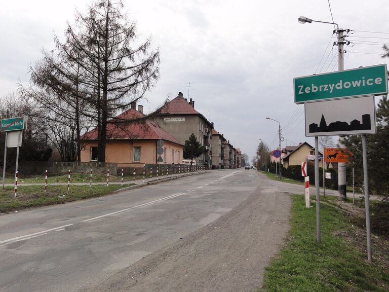 Polské Zebrzydowice v sousedství Karviné jsou údajně místem, kde se nacházejí neviditelné energetické linie. Zdroj foto: D T G, CC BY 3.0 <https://creativecommons.org/licenses/by/3.0>, via Wikimedia Commons