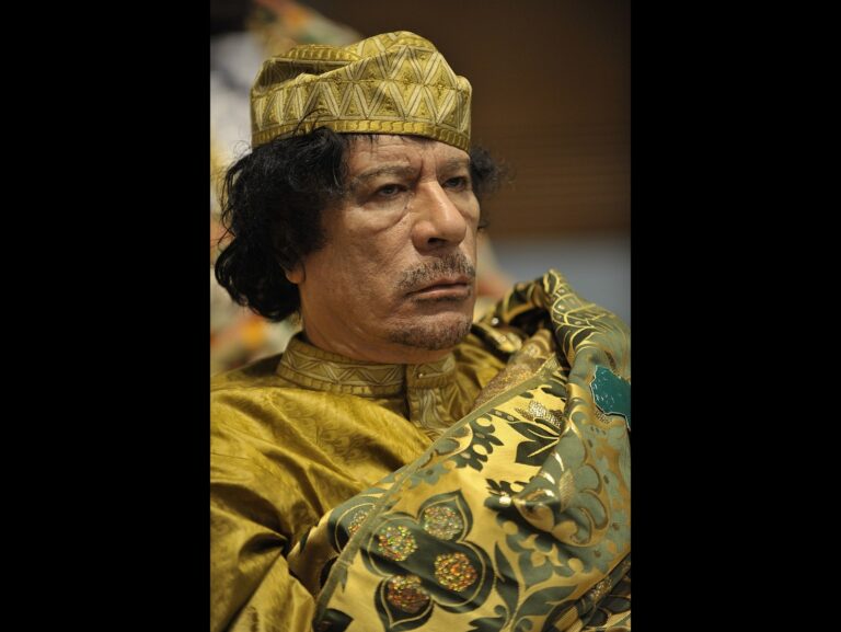 Kaddáfí v roce 2009. Foto: United States Navy/Creative commons/Volné dílo