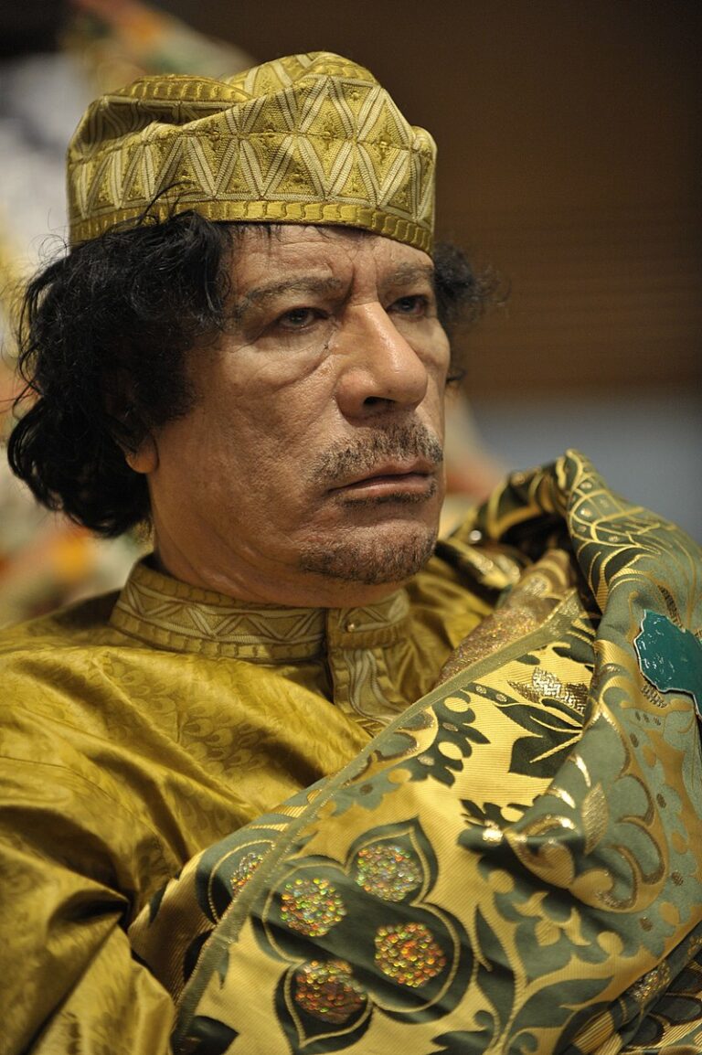 Kaddáfí v roce 2009. Foto: United States Navy/Creative commons/Volné dílo