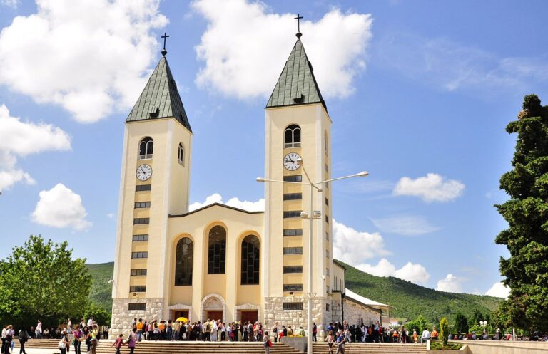 Kostel svatého Jakuba v Medžugorje, foto gnuckx / Creative Commons / CC BY 2.0