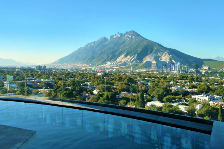 Pohled na mexické město Monterrey