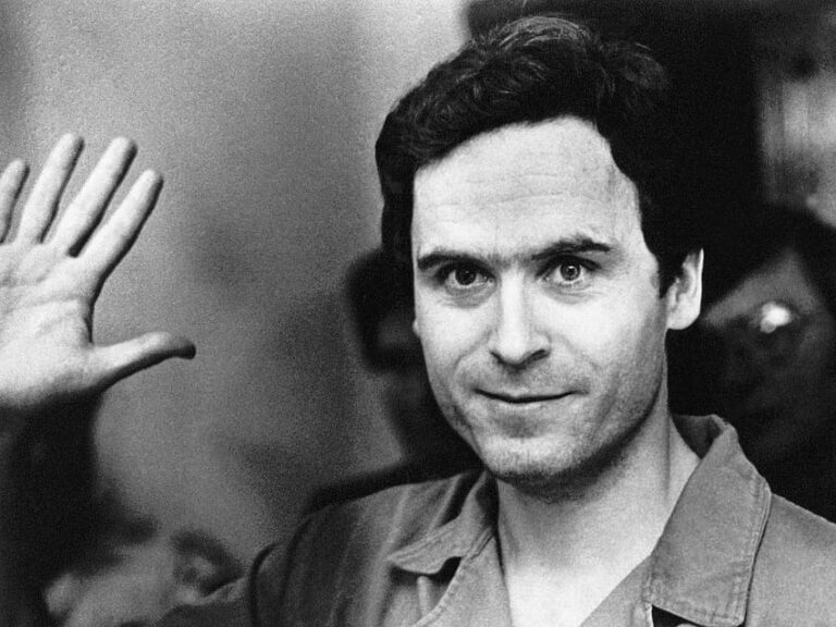 Americký sériový zabiják Ted Bundy. Co myslíte, bylo by etické jeho zdravé srdce darovat někomu, kdo by ho potřeboval?