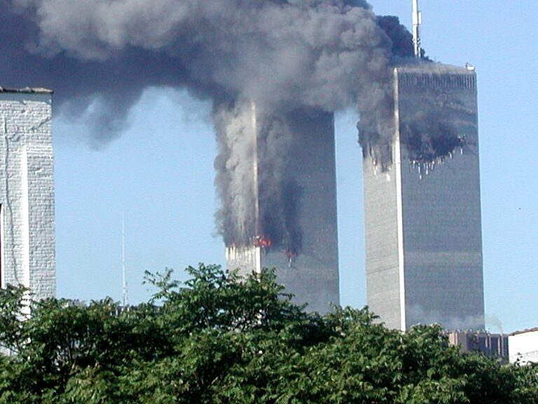 11. září prý O’Neill údajně budovu nejprve opouští, aby zalarmoval kolegy... Foto: Marcy Hargan from New York City (Manhattan), USA / CC BY 2.0