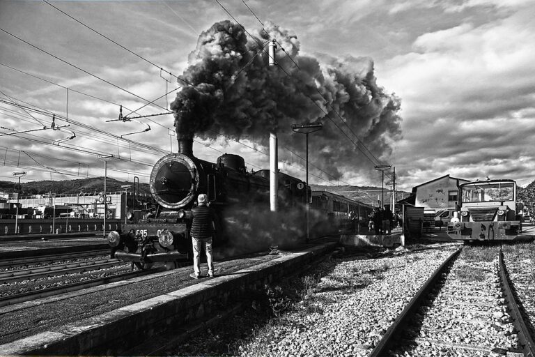 Cesta parním vlakem z dvacátého století do středověku? Už v roce 1911 se to prý podařilo italskému vlaku Zanetti. Zdroj ilustrační fotografie: Repuli, CC BY-SA 4.0 , via Wikimedia Commons