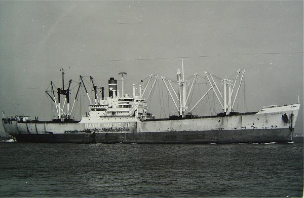 O lodi Badger State se soudilo, že se potopila. Pak se ale znovu vynořila v temných vodách.