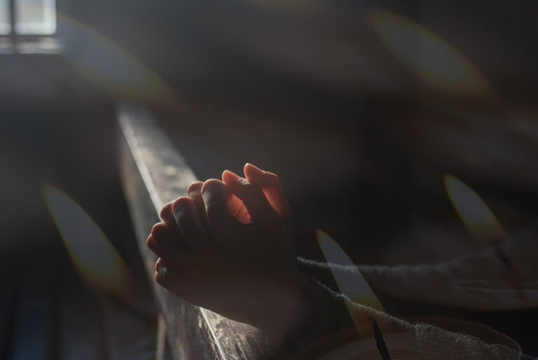 Kaplan doporučuje modlení... Foto: Pixabay