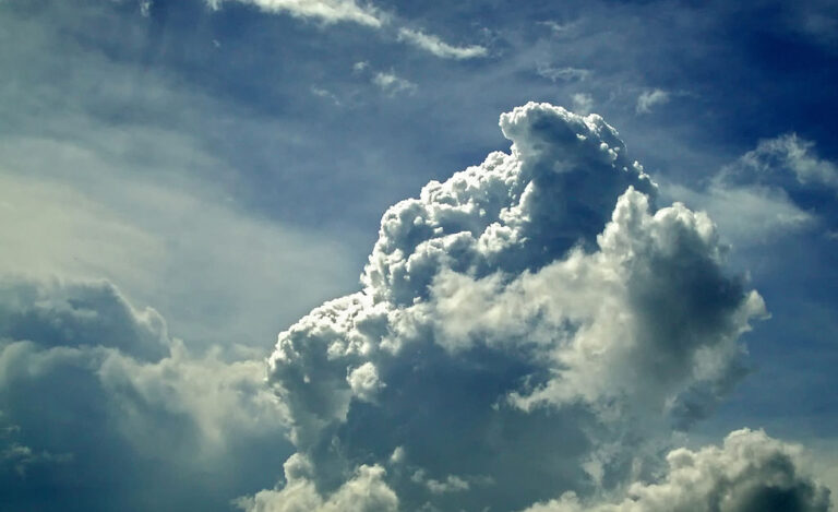 Existují zemětřesné mraky, jak tvrdil již Aristoteles? Zdroj ilustračního fota: Joydeep, CC BY-SA 3.0 , via Wikimedia Commons
