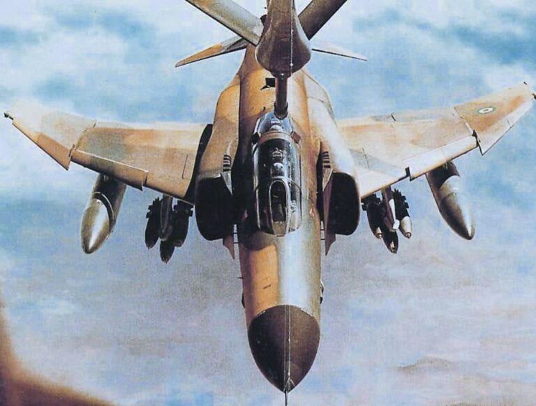 Pilot druhé íránské stíhačky F-4 se již chystal k leteckému souboji s UFO. Zdroj ilustračního fota: IRIAF, Public domain, via Wikimedia Commons