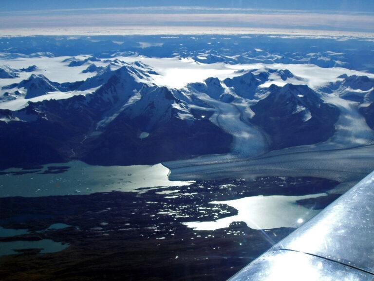 Národní park je plný ledovcových jezer, foto Marianocecowski / Creative Commons / CC BY-SA 3.0
