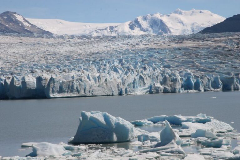 Mohl zmizení jezera způsobit ústup ledovce? Foto welsh boy / Creative Commons / CC BY-SA 2.0