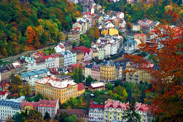 Pohled na Karlovy Vary. FOTO: Jialiang Gao / Creative Commons / CC BY-SA 3.0