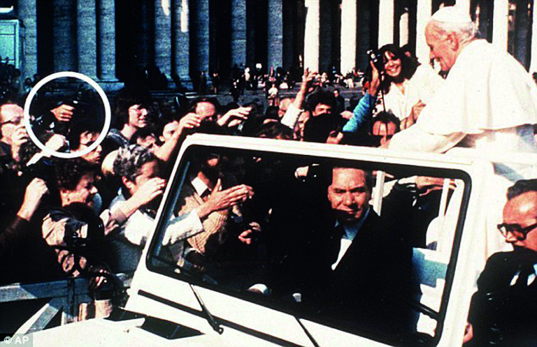 Věděly děti předem také o atentátu na papeže, ke kterému došlo v roce 1981?