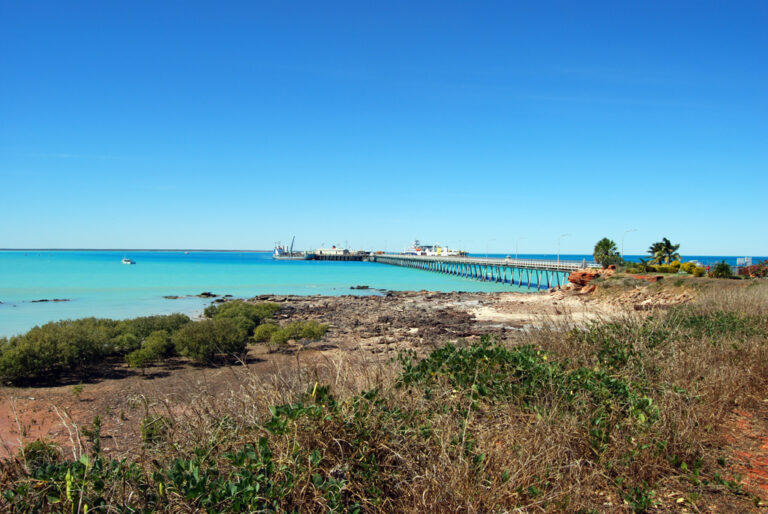 Pláže v okolí Broome jsou nyní vyhledávaným turistickým cílem. Zdroj foto: Kat Clay from Sydney, Australia, CC BY 2.0 , via Wikimedia Commons