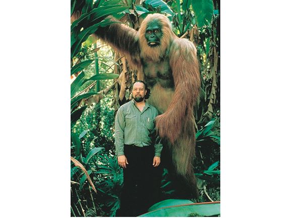Porovnání výšky gigantopitéka s dospělým mužem. Mohl by tento lidoop přežít dodnes?