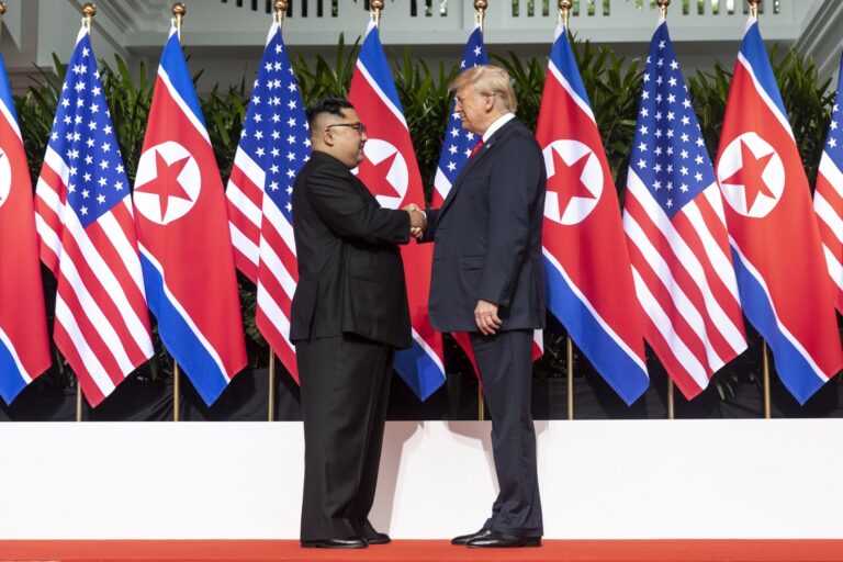 Kim Čong-un a Donald Trump v roce 2018, foto Shealah Craighead / Creative Commons / Volné dílo