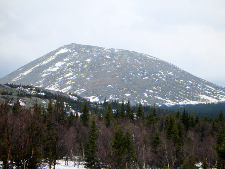 Rifeské hory bývají nejčastěji ztotožňovány s pohořím Ural. Zdroj foto: Acodered, CC BY-SA 3.0 <https://creativecommons.org/licenses/by-sa/3.0>, via Wikimedia Commons