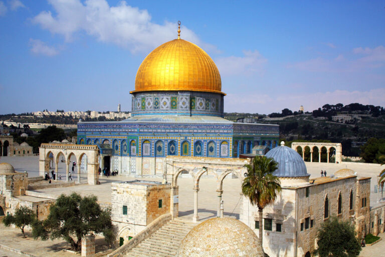 Skalní dóm je islámská svatyně v centru Chrámové hory v Jeruzalémě. Zdroj foto: idobi, CC BY-SA 3.0 , via Wikimedia Commons