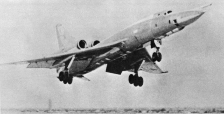 Jasnovidka prý dokázala lokalizovat zřícený letoun Tu-22, foto neznámý autor / Creative Commons / volné dílo