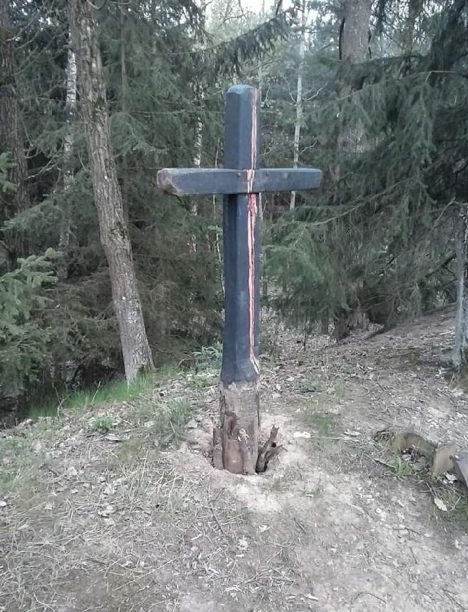 Kříž v Branišovském lese. Foto: Petr Matura