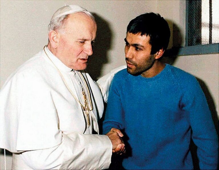 Pokus o atentát na papeže Jana Pavla II. tu byl v minulosti už několikrát.