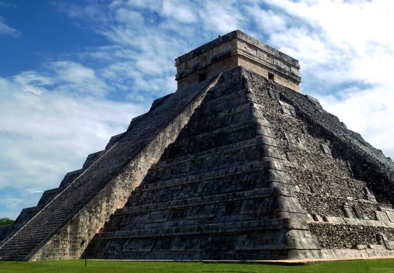 Právě na této pyramidě prý archeologa stihl boží trest. Je to pravda?