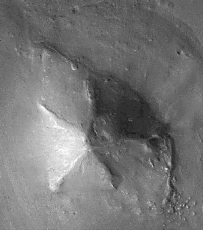 Jeden z pyramidových útvarů v oblasti Cydonia, foto NASA - Viking 1 Orbiter / Creative Commons / Volné dílo