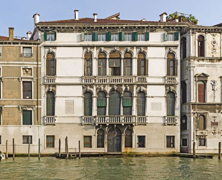 Palazzo Mocenigo Casa Vecchia v Benátkách. Právě zde se prý zjevuje duch Giordana Bruna. Zdroj foto: Didier Descouens, CC BY-SA 4.0 , via Wikimedia Commons