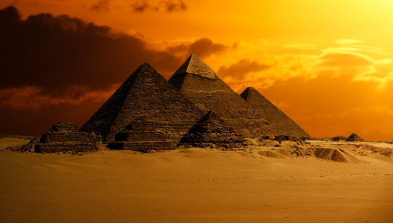 Ako vznikli pyramídy?