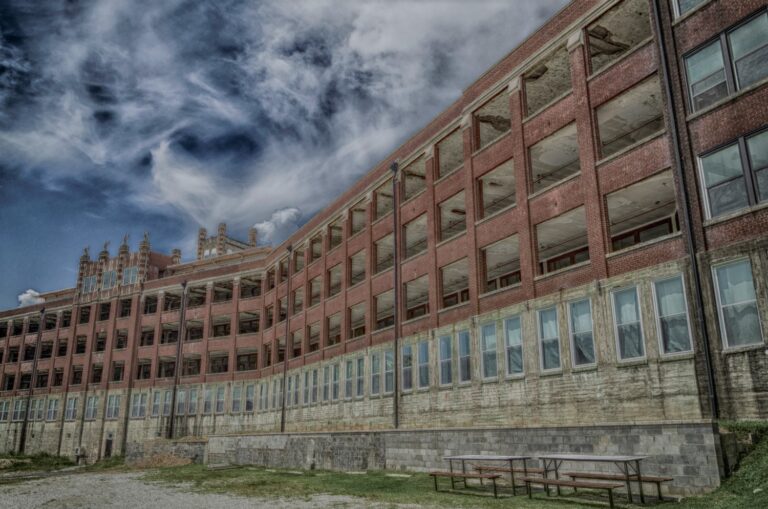 Opravdu je slavné sanatorium jedním z nejstrašidelnějších míst na světě? Nebo se zde jen projevuje lidská fantazie? Foto: Royasfoto73 - Own work, CC BY-SA 4.0, Wikimedia commons
