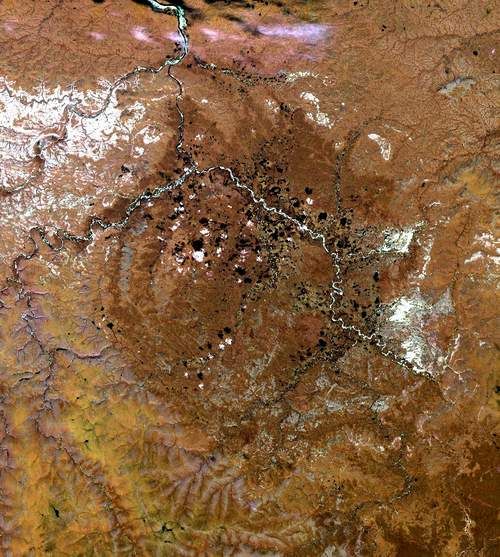 Pod kráterem Popigaj leží údajně netušené zásoby diamantů. Foto: CC-Nasa-Public Domain.
