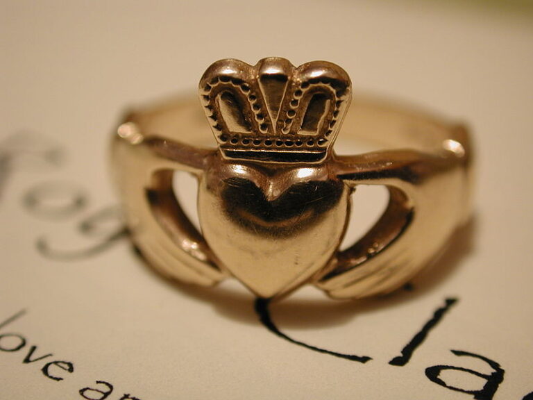 Claddagh prsteny začaly být velmi oblíbené. Foto:Já, Royalcladdagh, CC BY-SA 3.0 <https://creativecommons.org/licenses/by-sa/3.0/>, via Wikimedia Commons