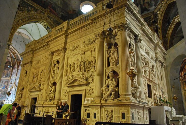 Santa Casa v italském Loretu se stala vzorem pro stavby po celé Evropě. Foto: Zorro2212 řekl:, CC BY-SA 3.0 , via Wikimedia Commons