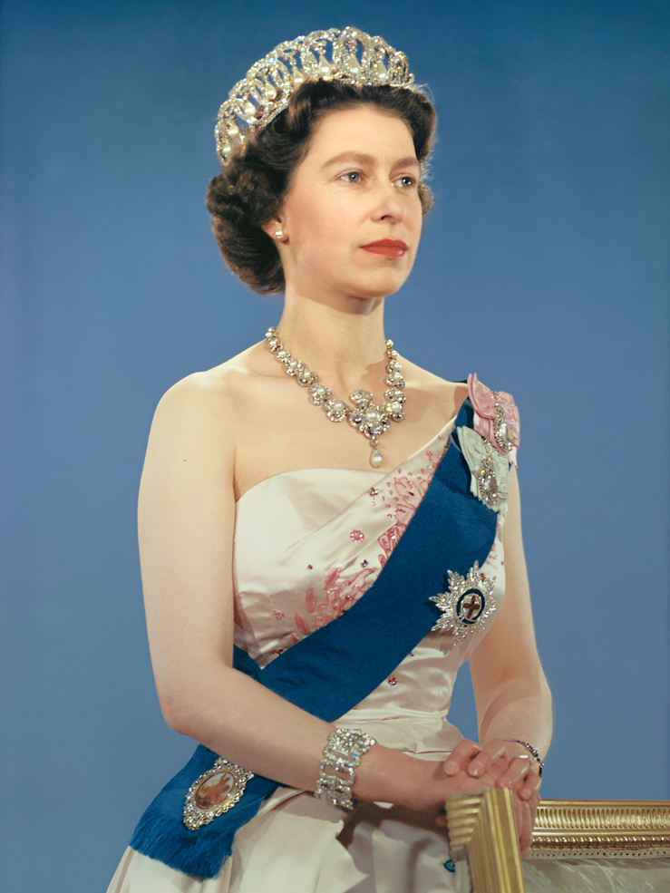 Svůj vltavín dostala i britská královna Alžběta II.