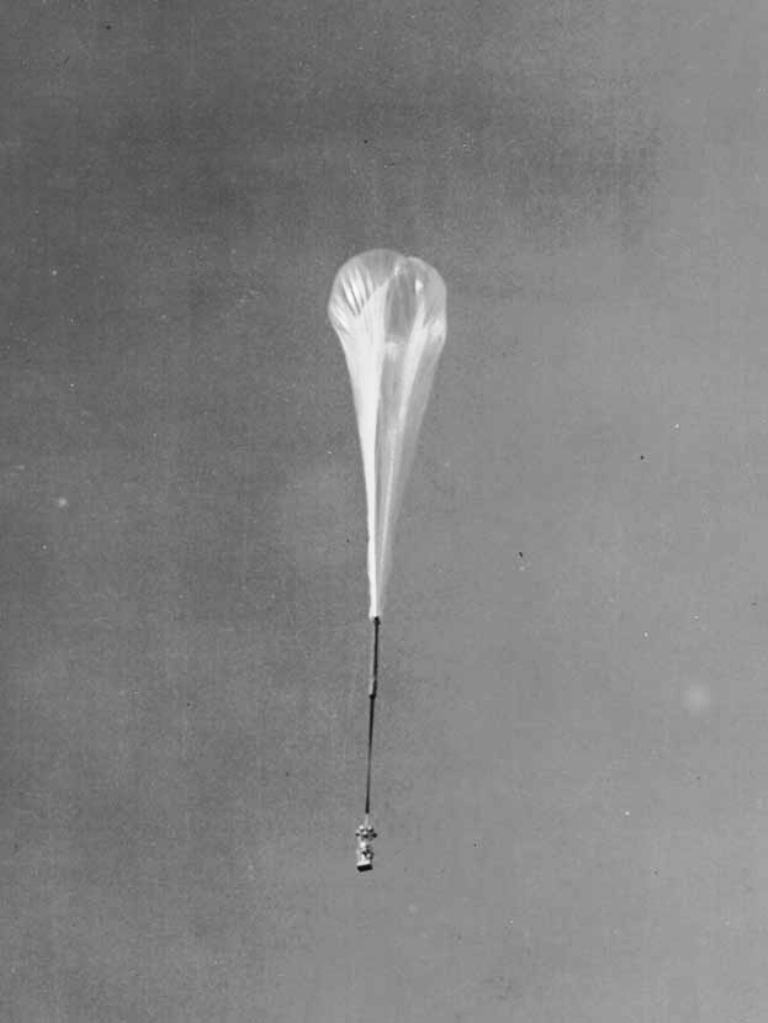 Experimentální balón Skyhook. Zdroj foto: US Navy, Public domain, via Wikimedia Commons