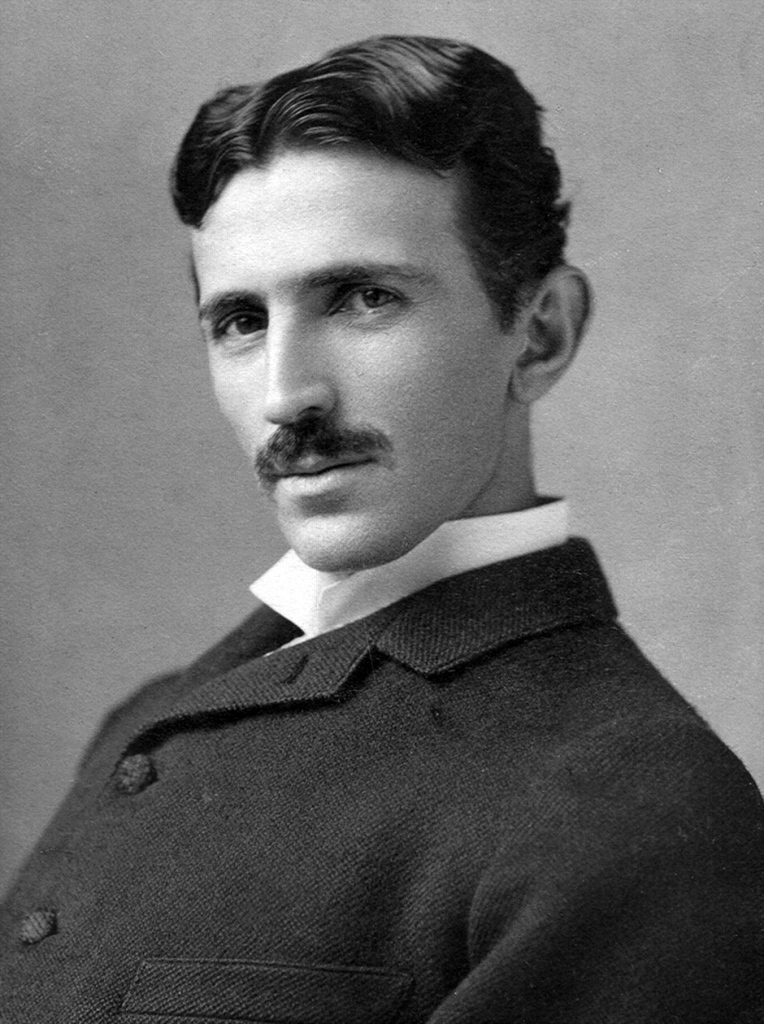 Nikola Tesla. Zdroj foto: Napoleon Sarony, Public domain, via Wikimedia Commons
