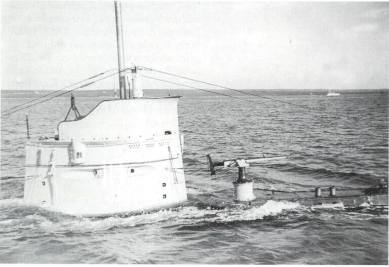 Ponorka zmizela během své první hlídkové plavby. Zdroj ilustrační fotografie: http://u-boat-laboratorium.com, Public domain, via Wikimedia Commons