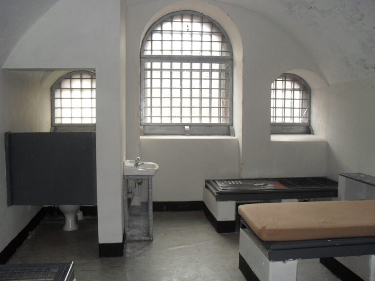 Na zdejších vězních byly údajně prováděny děsivé experimenty. Bloudí zde jejich duchové právě proto? Foto: Sheila1988 - Own work, CC BY-SA 4.0, Wikimedia commons