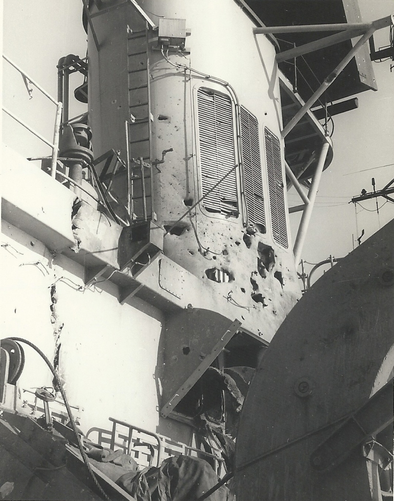 Fregata HMAS Hobart byla při bitvě s UFO poškozena. Mělo se však jednat o střely vypálené omylem z amerických stíhaček. Zdroj foto: Peter4Truth, CC BY 3.0 , via Wikimedia Commons