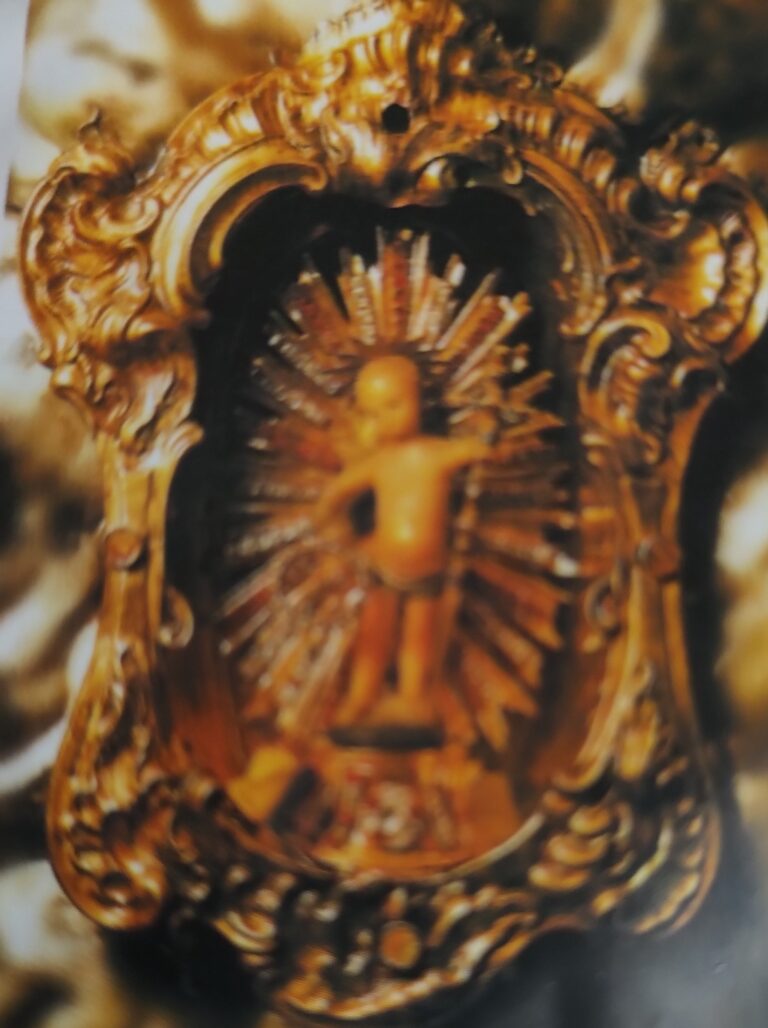Vosková figurína malého Ježíška je prý zázračná...Foto: Petr Matura