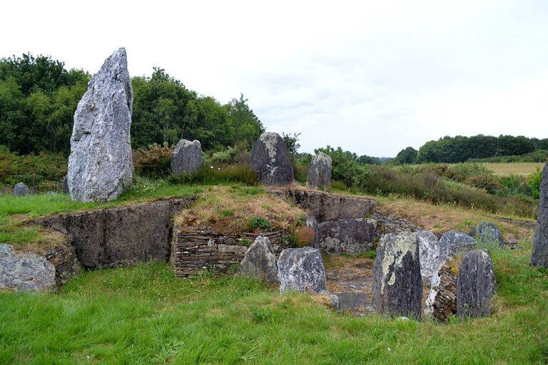 Šiřitelé křesťanství vnímali v Bretani megalitické stavby jako kamennou pohanskou armádu. Zdroj ilustrační fotografie: Liberliger, CC BY-SA 4.0 , via Wikimedia Commons