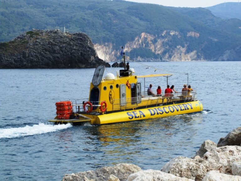Neznámý tvor byl spatřen během turistického lodního výletu u pobřeží Korfu. Ilustrační foto autor
