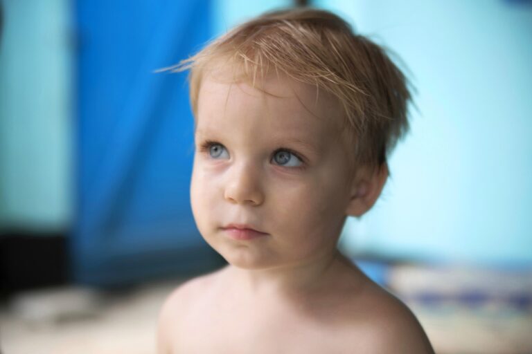 Může se do černošské rodiny narodit bílé dítě, které není albín? Málokdy, ale ano! Foto: Pixabay