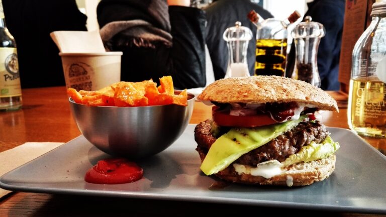 V hamburgeru jehly zatím nikdo naštěstí nehlásil. Foto: Pixabay
