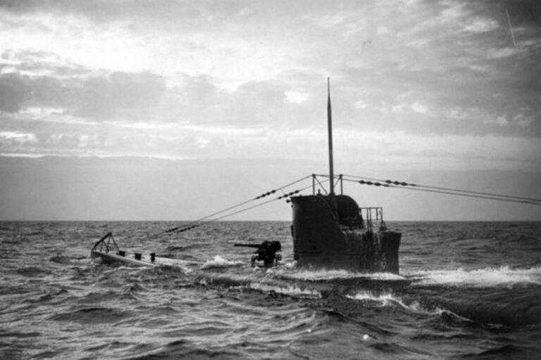 Ponorka Iku-Turso v časech druhé světové války. Mytické monstrum se proměnilo ve skutečné… Zdroj foto: https://users.tkk.fi/~jaromaa/Navygallery/, Public domain, via Wikimedia Commons