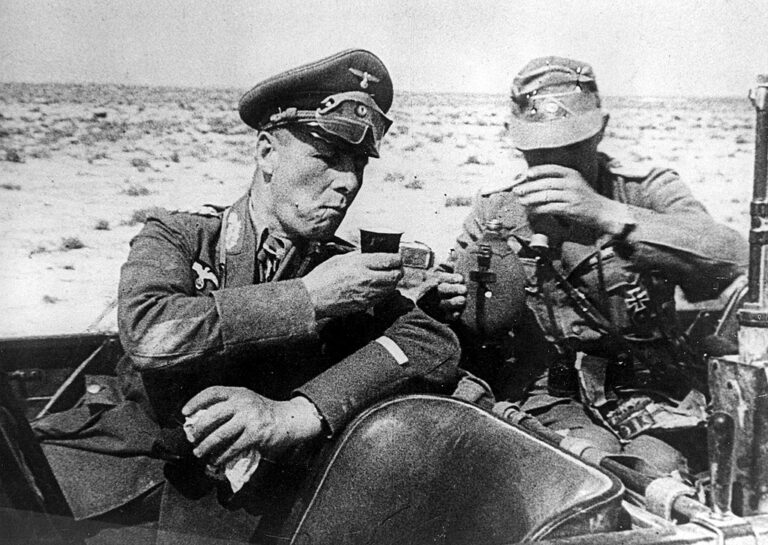 Dal si někdy Erwin Rommel kávu coby motorkář na americké dálnici? Toť otázka… Zdroj iustrační fotografie: Zilaxiago, CC BY-SA 4.0 , via Wikimedia Commons