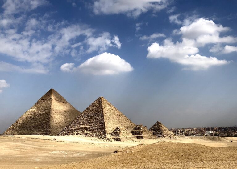 Pyramidy v Gíze. FOTO: shawnmohamed / Creative Commons / volné dílo