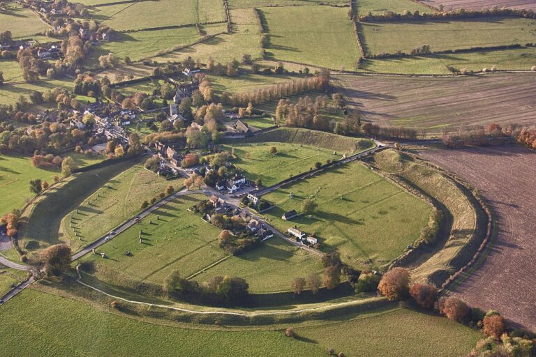 Avebury. FOTO: MikPeach / CC / CC BY-SA 4.0