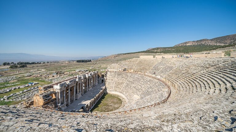 Amfiteátr v Hierapolis (dnes Pamukkale v Turecku). FOTO: A.Savin / Free Art License