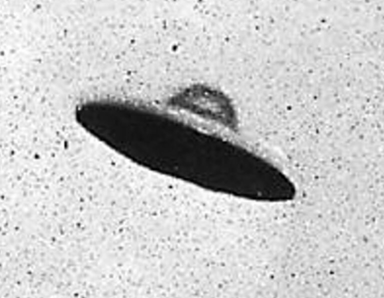 Údajná fotografie UFO. FOTO: George Stock / Creative Commons / volné dílo